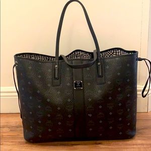 MCM Large Liz Reversible Tote w/Pouch & Dust Bag